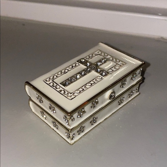 Elegant White Jewelry Box with Rhinestone Cross - Picture 1 of 3